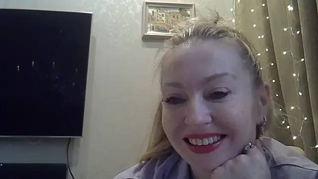 Snapshot of ZarinaSwift chatting on 02/15/26, 07:51 ZarinaSwift online show from 02/15/26, 07:51