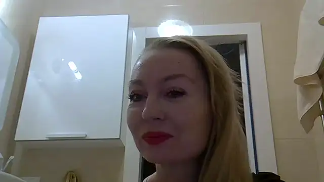 Snapshot of ZarinaSwift chatting on 01/27/25, 04:41 ZarinaSwift online show from 01/27/25, 04:41