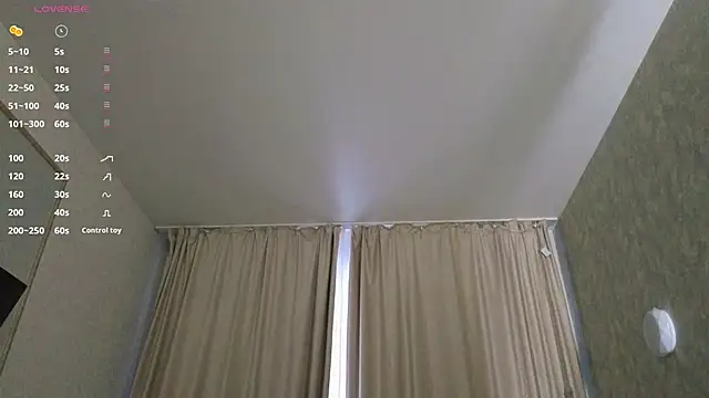 LaraSkinny online show from 12/18/25, 03:11