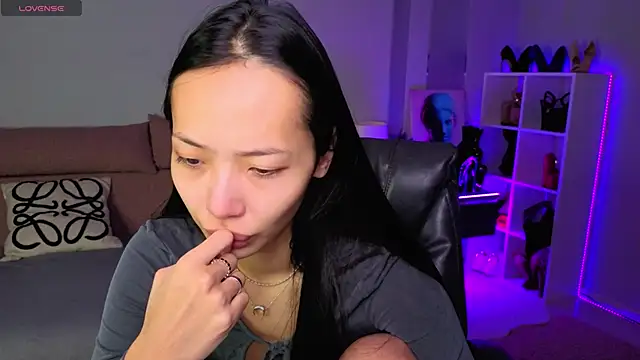 Snapshot of _MIURA_ chatting on 11/05/25, 01:09 MIURA online show from 11/05/25, 01:09