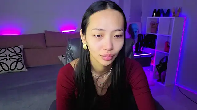 Snapshot of _MIURA_ chatting on 11/25/25, 01:06 MIURA online show from 11/25/25, 01:06