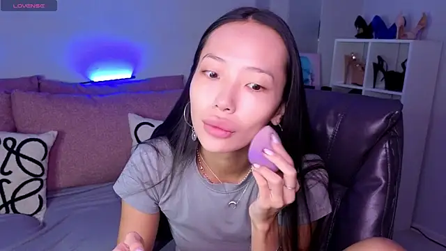 Snapshot of _MIURA_ chatting on 10/11/25, 11:39 MIURA online show from 10/11/25, 11:39