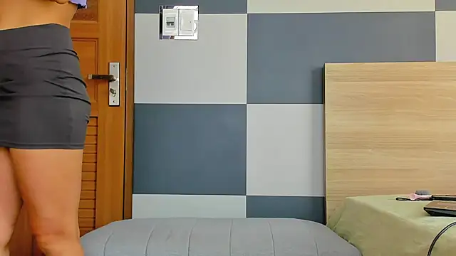 Kiera Thomas online show from 04/11/26, 07:45