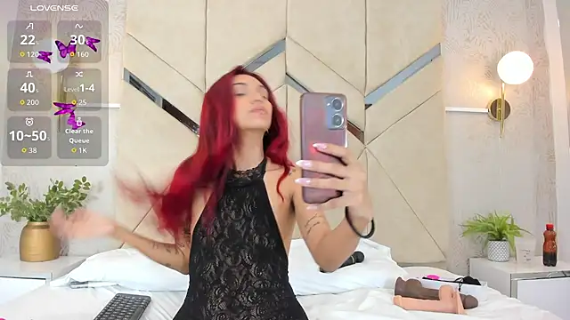 LiaVelez online show from 12/15/25, 01:39