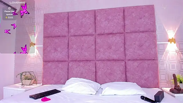 LiaVelez online show from 03/30/26, 01:56