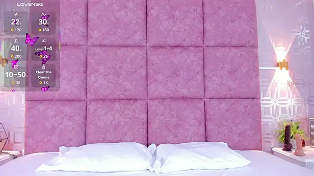 LiaVelez online show from 04/07/26, 01:46