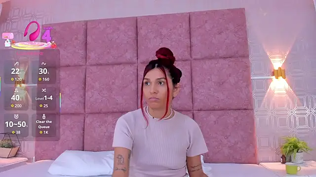 LiaVelez online show from 02/09/26, 01:42