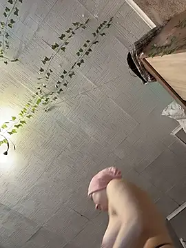 Snapshot of AmmyHot chatting on 12/23/25, 04:12 AmmyHot online show from 12/23/25, 04:12