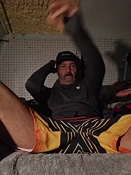 Hotbodyscottie online show from 06/17/26, 05:18