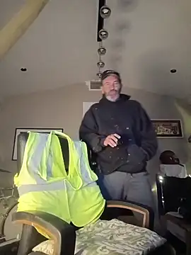 Hotbodyscottie online show from 11/12/25, 08:51