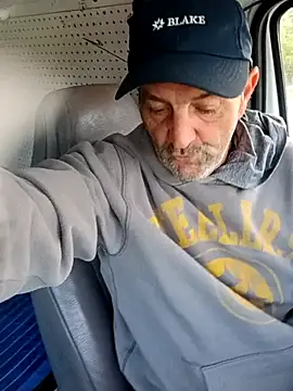 Hotbodyscottie online show from 11/28/25, 12:27