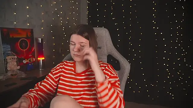 Snapshot of cuteamberlyyy chatting on 11/08/25, 05:11 cuteamberlyyy online show from 11/08/25, 05:11