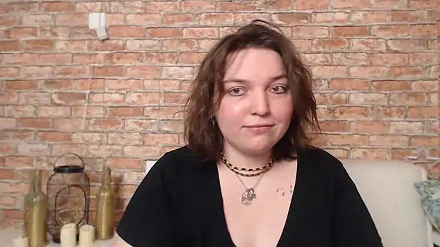 Snapshot of Amelia_Kiss_ chatting on 02/20/25, 03:45 Amelia Kiss online show from 02/20/25, 03:45
