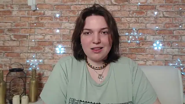 Snapshot of Amelia_Kiss_ chatting on 02/27/25, 04:02 Amelia Kiss online show from 02/27/25, 04:02