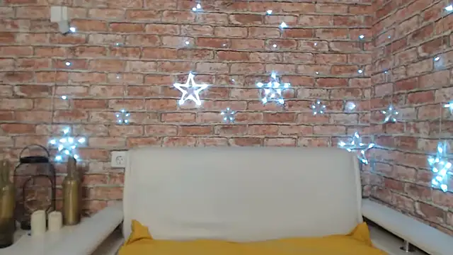 Snapshot of Amelia_Kiss_ chatting on 02/26/25, 03:57 Amelia Kiss online show from 02/26/25, 03:57