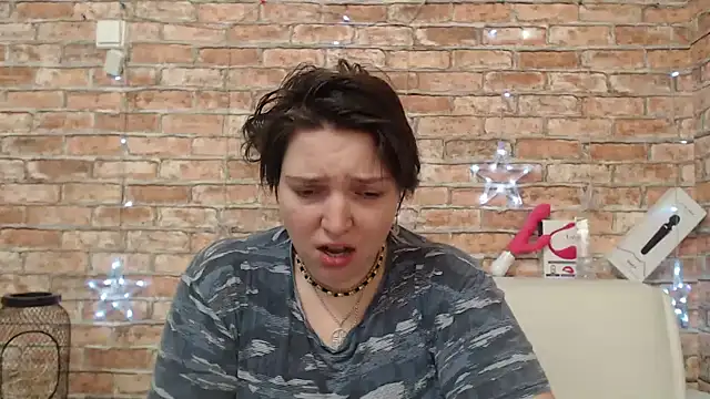 Amelia Kiss  online show from 12/19/25, 12:36