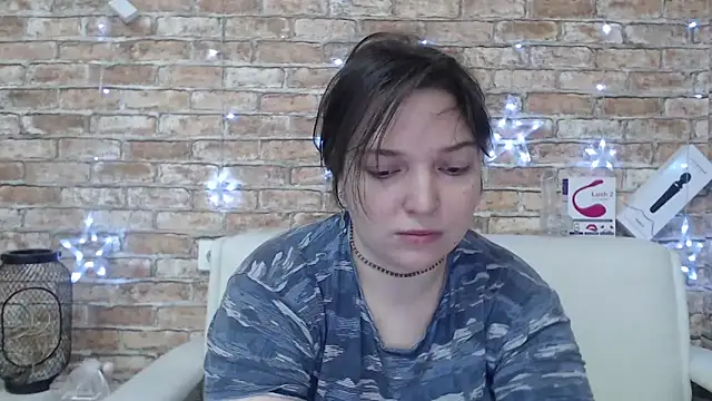 Amelia Kiss  online show from 04/14/26, 12:59