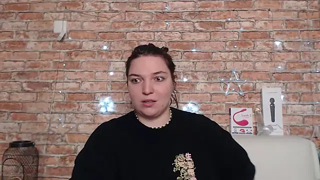 Snapshot of Amelia_Kiss_ chatting on 09/19/25, 12:36 Amelia Kiss online show from 09/19/25, 12:36