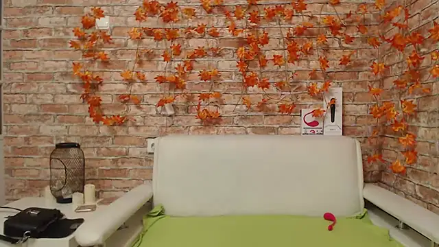 Amelia Kiss  online show from 11/08/25, 12:47