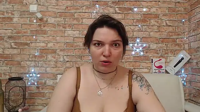 Amelia Kiss  online show from 03/10/26, 12:58