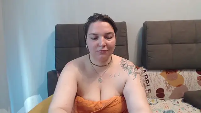 Snapshot of Amelia_Kiss_ chatting on 06/17/26, 02:11 Amelia Kiss online show from 06/17/26, 02:11