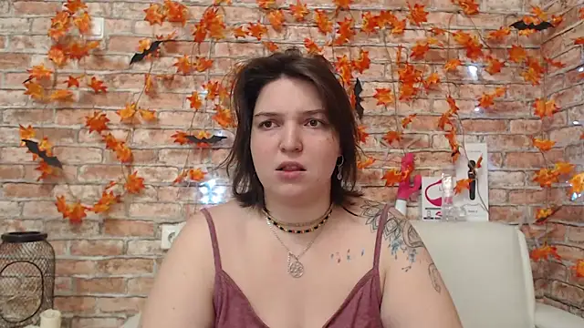 Amelia Kiss  online show from 10/28/25, 12:33