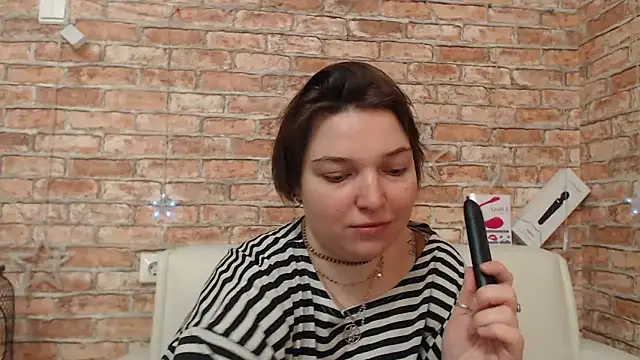 Amelia Kiss  online show from 03/28/26, 01:17