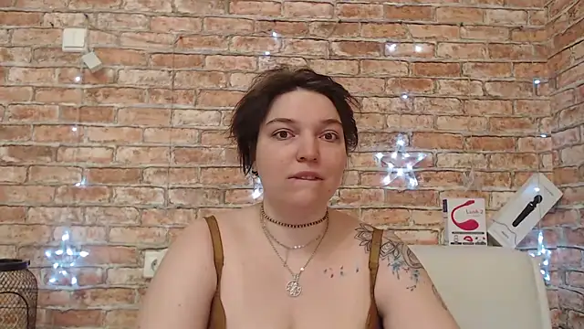 Amelia Kiss  online show from 03/17/26, 01:08