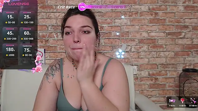 Snapshot of Amelia_Kiss_ chatting on 10/15/25, 12:42 Amelia Kiss online show from 10/15/25, 12:42