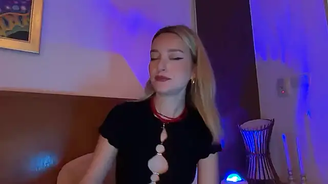 SirenaBelle online show from 11/21/25, 12:31