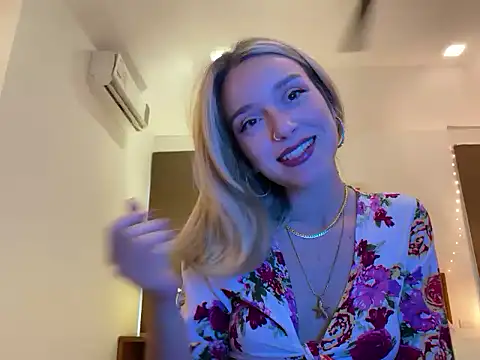 SirenaBelle online show from 09/09/25, 09:08