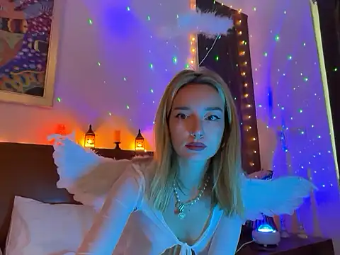 SirenaBelle online show from 10/25/25, 12:10