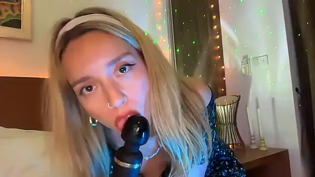 SirenaBelle online show from 11/20/25, 10:27