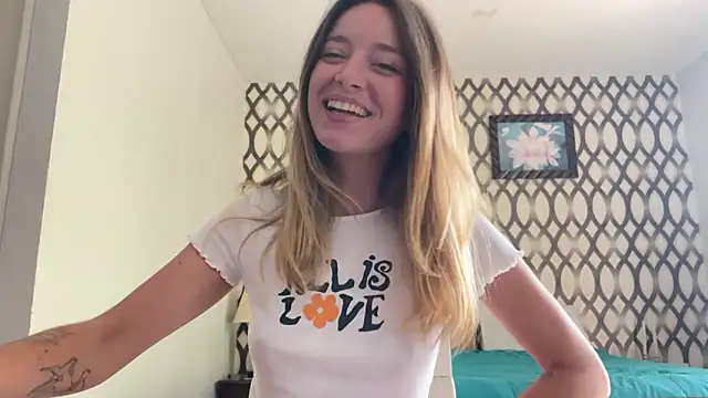 SirenaBelle online show from 02/15/25, 05:19