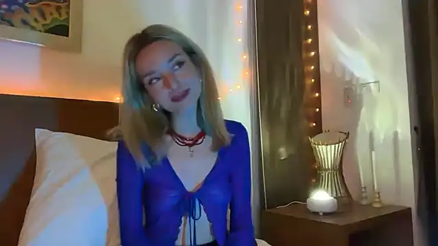 SirenaBelle online show from 11/18/25, 12:30