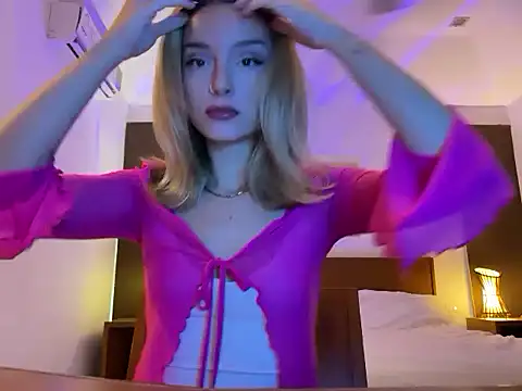 SirenaBelle online show from 09/26/25, 11:55