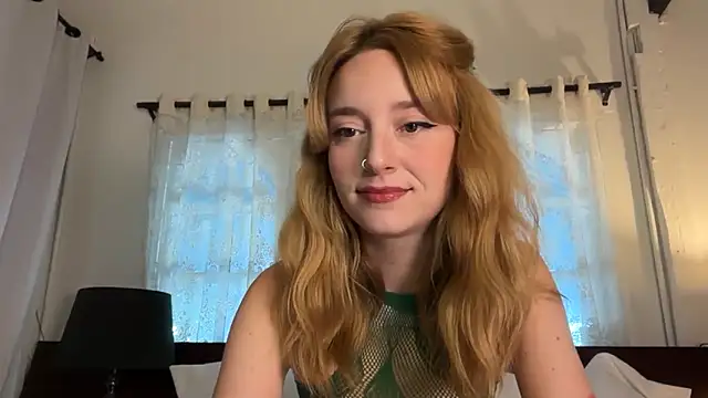 Snapshot of SirenaBelle chatting on 04/25/26, 02:47 SirenaBelle online show from 04/25/26, 02:47