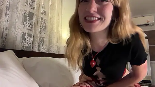 Snapshot of SirenaBelle chatting on 05/05/26, 10:24 SirenaBelle online show from 05/05/26, 10:24