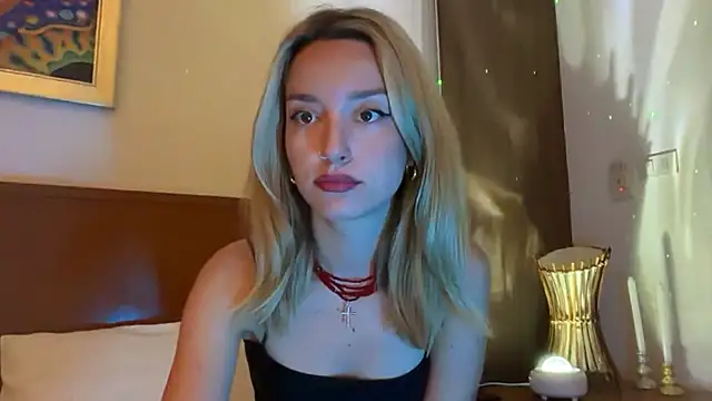 SirenaBelle online show from 11/18/25, 12:04