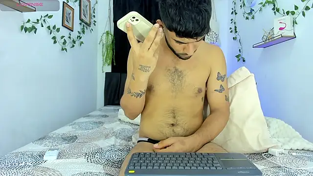 Snapshot of Alex_BigDickkk chatting on 09/10/25, 05:34 Alex BigDickkk online show from 09/10/25, 05:34