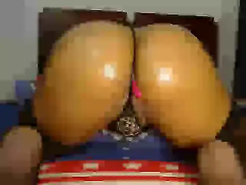 Snapshot of luisaqueenxxx chatting on 03/19/25, 08:54 luisaqueenxxx online show from 03/19/25, 08:54