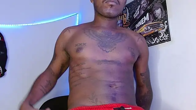 Snapshot of king__Black chatting on 02/12/26, 11:48 king Black online show from 02/12/26, 11:48