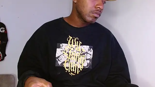 Snapshot of king__Black chatting on 12/19/25, 09:44 king Black online show from 12/19/25, 09:44