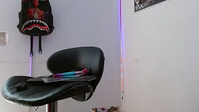 king  Black online show from 04/12/26, 04:21