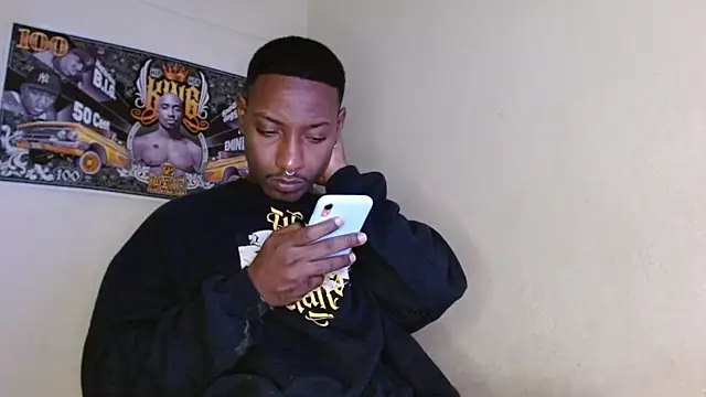 Snapshot of king__Black chatting on 10/05/25, 11:23 king Black online show from 10/05/25, 11:23