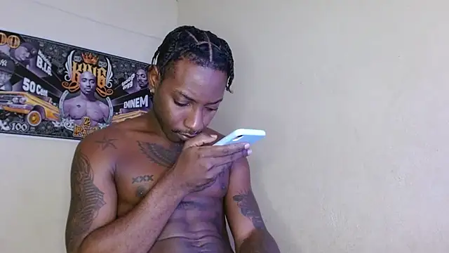 Snapshot of king__Black chatting on 09/13/25, 12:27 king Black online show from 09/13/25, 12:27