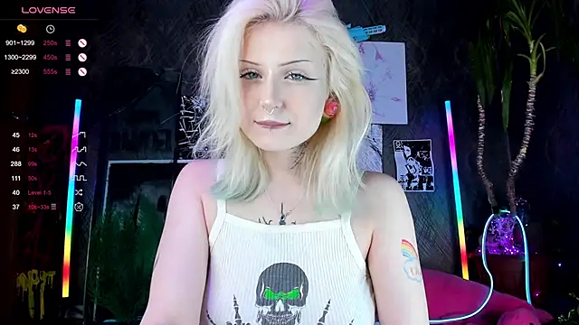 Snapshot of little_grinch666 chatting on 02/27/25, 08:09 little grinch666 online show from 02/27/25, 08:09