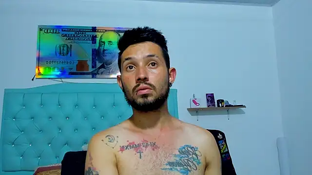 Snapshot of Bad_Couple_1 chatting on 10/30/25, 01:04 Bad Couple 1 online show from 10/30/25, 01:04