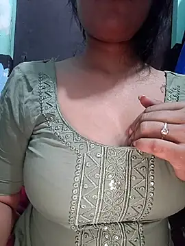Snapshot of Kavita_ji chatting on 05/05/26, 02:31 Kavita ji online show from 05/05/26, 02:31