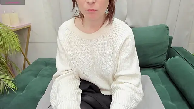Snapshot of ZoeEast chatting on 02/19/25, 04:44 ZoeEast online show from 02/19/25, 04:44